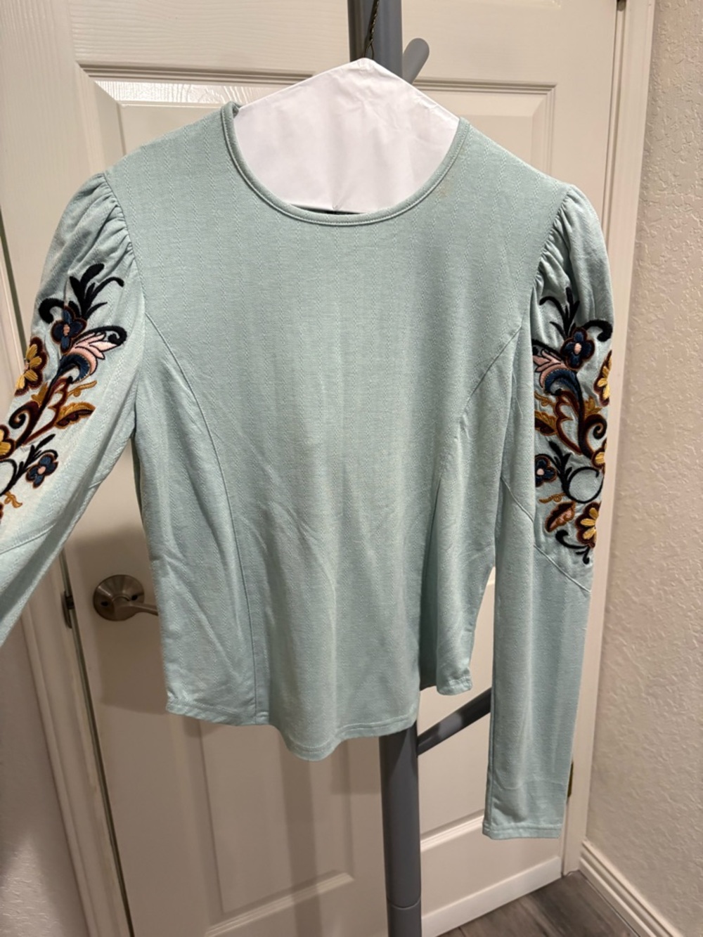 Double D Ranch Mint Green Long-Sleeve Embroidered Puff-Sleeve Top